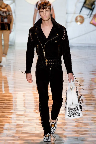 Look 38